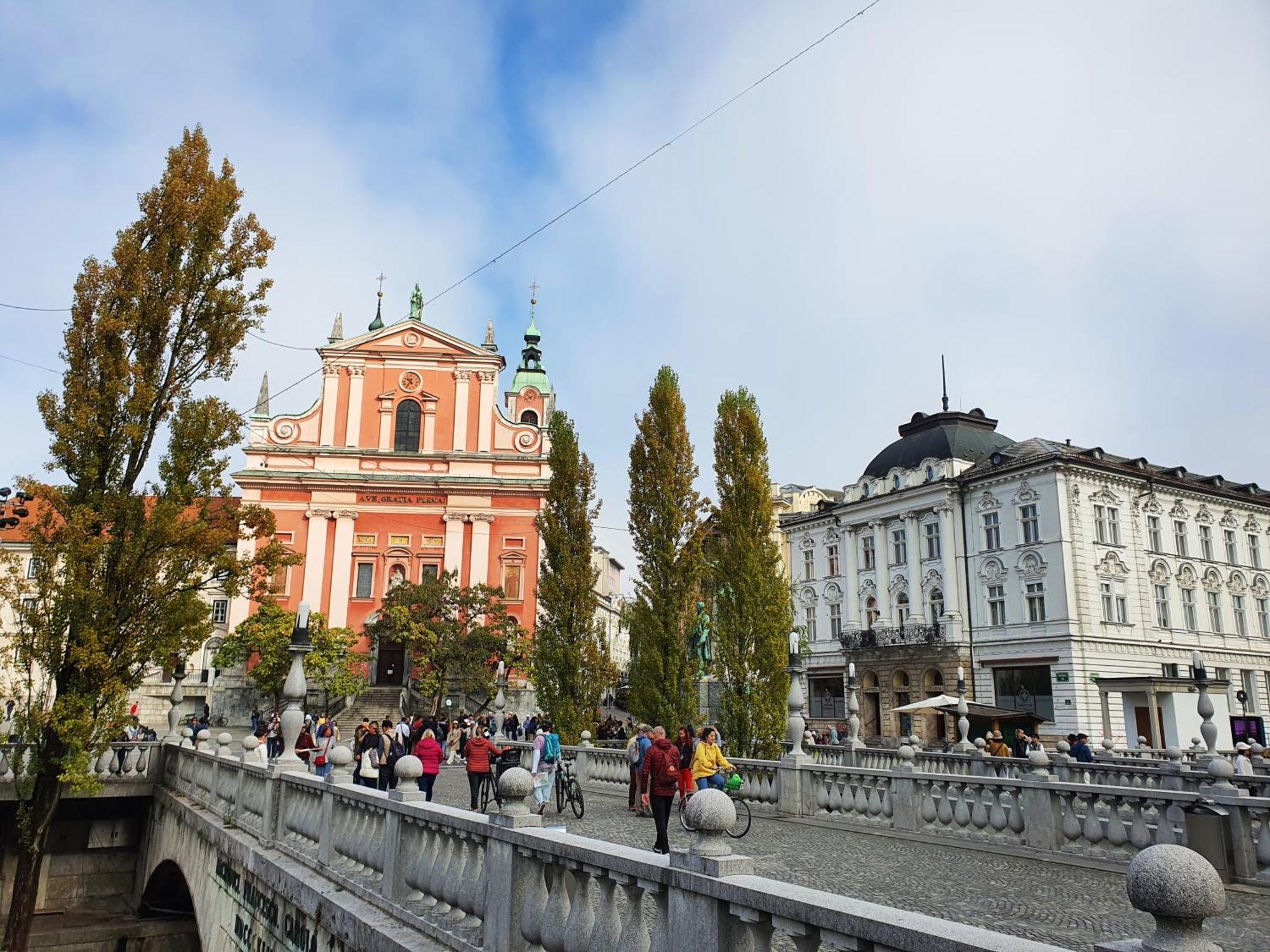 Riverside Elegance Ljubljana Exteriör bild
